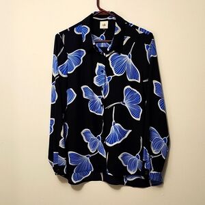 Cabi long sleeve navy blue and white floral print button down blouse size S